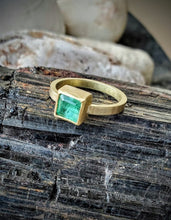 Load image into Gallery viewer, Ethiopian emerald ring
