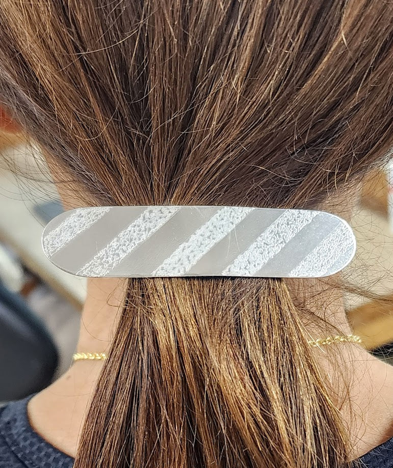 Hairclip in Silver with Slanted Lines