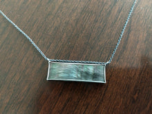 Load image into Gallery viewer, Mother of pearl bar necklace

