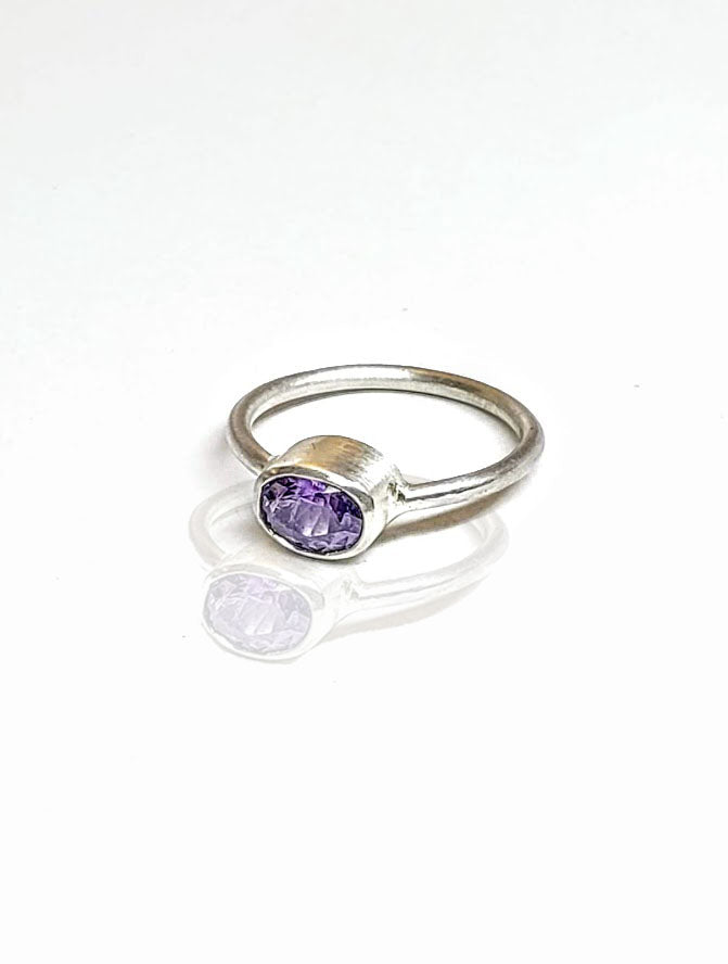 Spinel ring oval